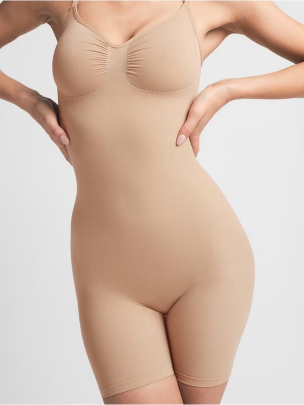NWOT SKIMS Sculpting Mid-Thigh Bodysuit in Nude